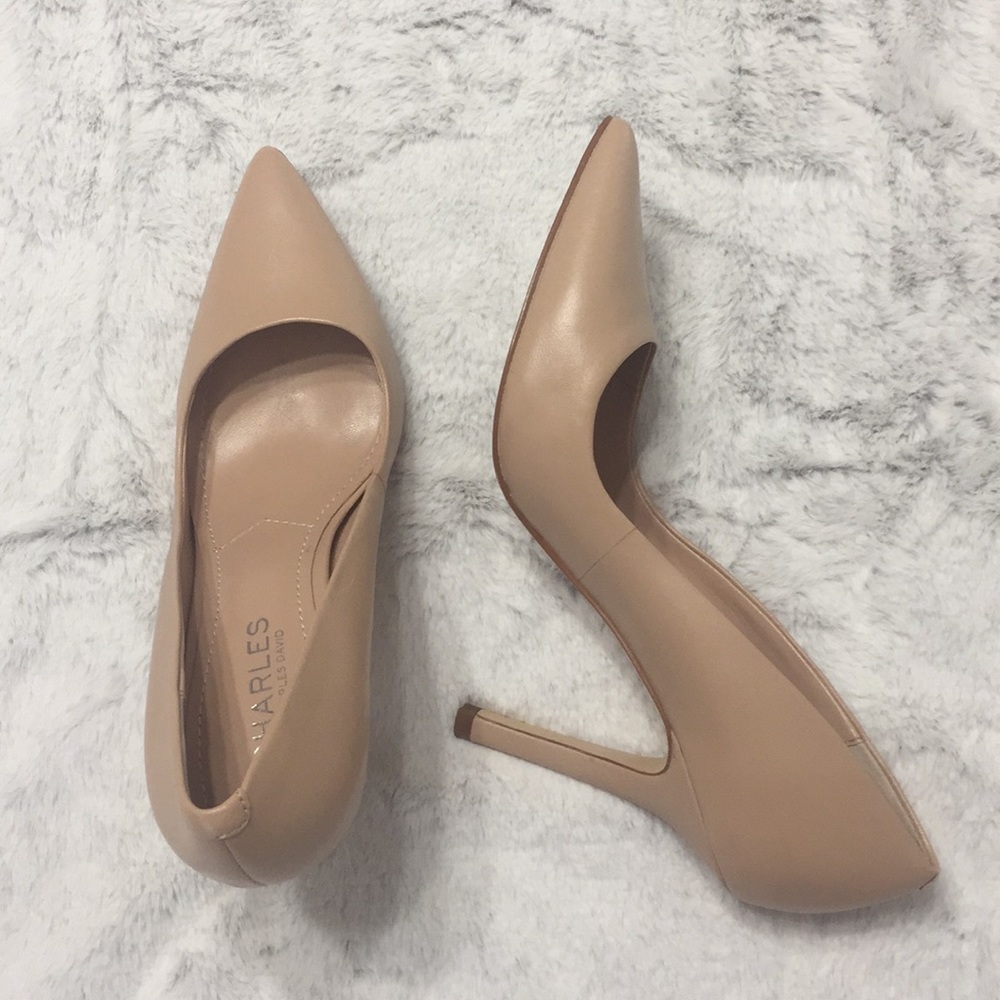 Sale!! Nude Pumps size 6